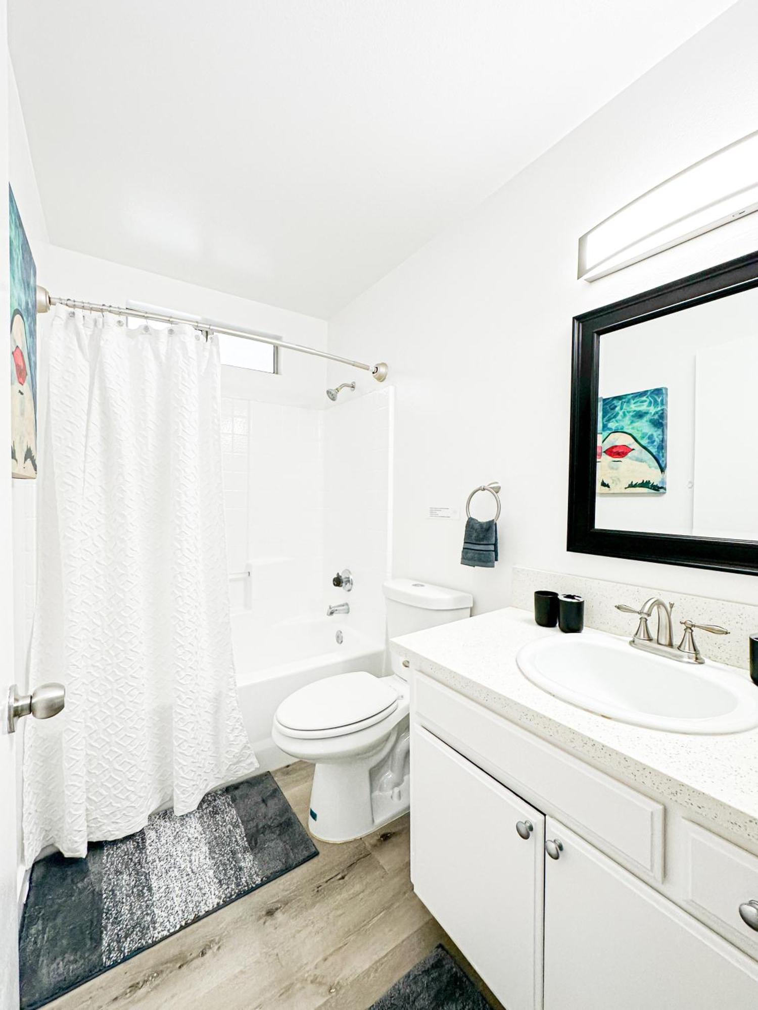 Charming 2-br, 2-story In Heart Of La - Br4 Ferienhaus *